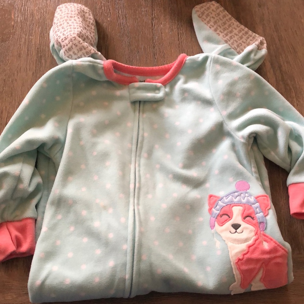 3/10🌟Footsie pajamas
